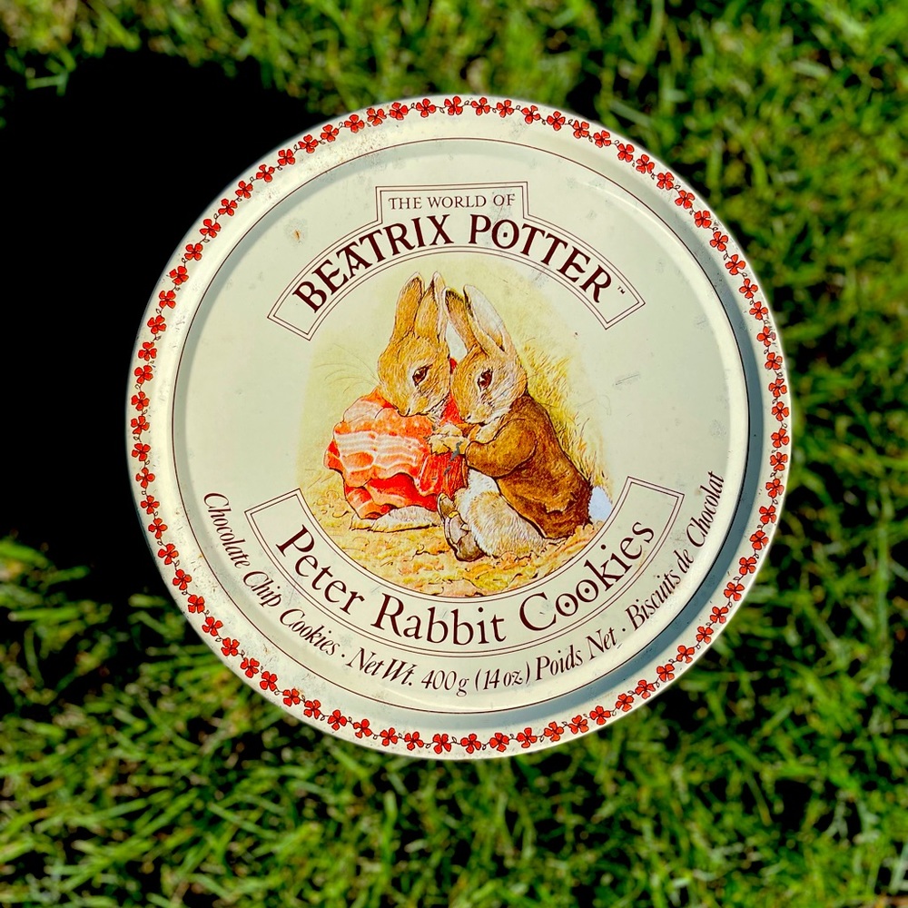 Vintage cookie tins
